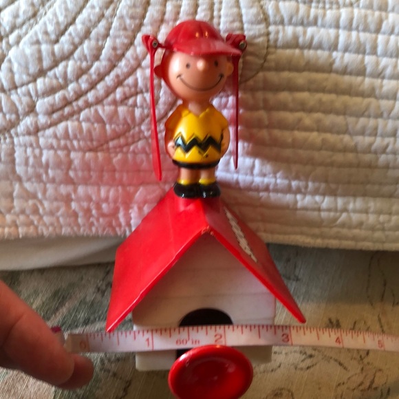 VINTAGE 70’s Peanuts Charlie Brown Spinner SNOOPY on Doghouse Child Whirly Toy - Picture 8 of 12